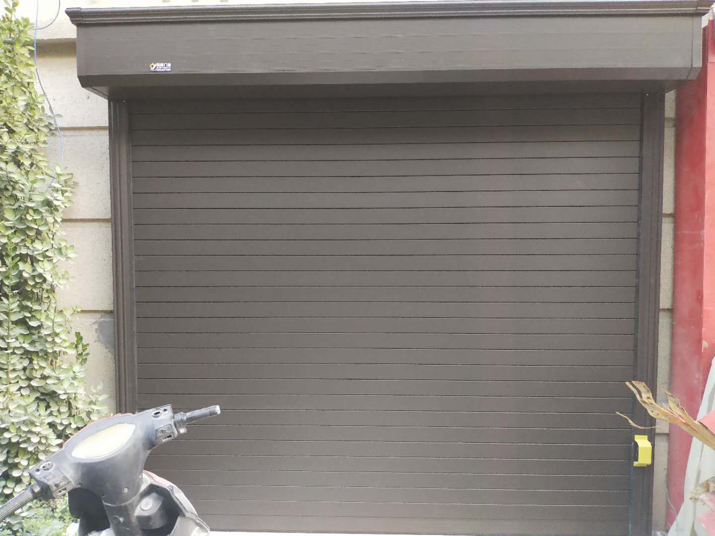 抗風(fēng)卷簾門的安裝要注意什么標(biāo)準(zhǔn)？